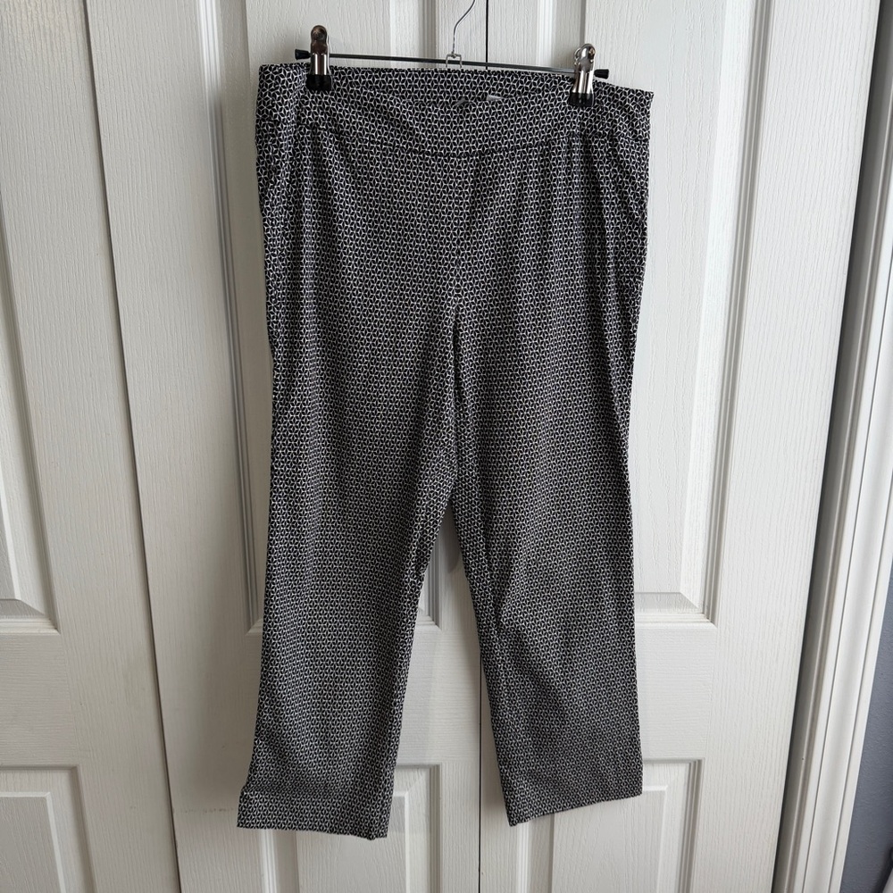 Kenar black white pattern capri pants size 6